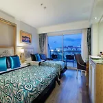 Resort Crystal Waterworld Aqua Collection