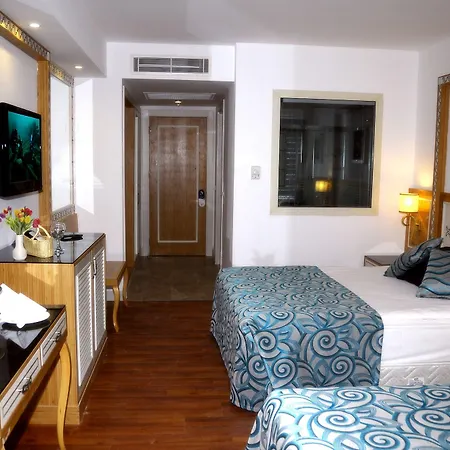 Üdülőközpont Crystal Waterworld & 5*
