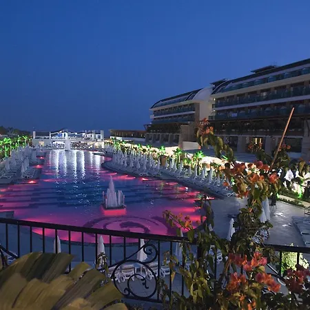 Crystal Waterworld & Üdülőközpont