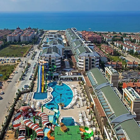 Crystal Waterworld & Üdülőközpont