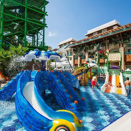 Crystal Waterworld Aqua Collection 리조트 베렉