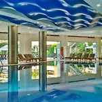 Θέρετρο Crystal Waterworld Aqua Collection