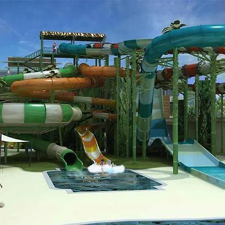 度假村 Crystal Waterworld Aqua Collection